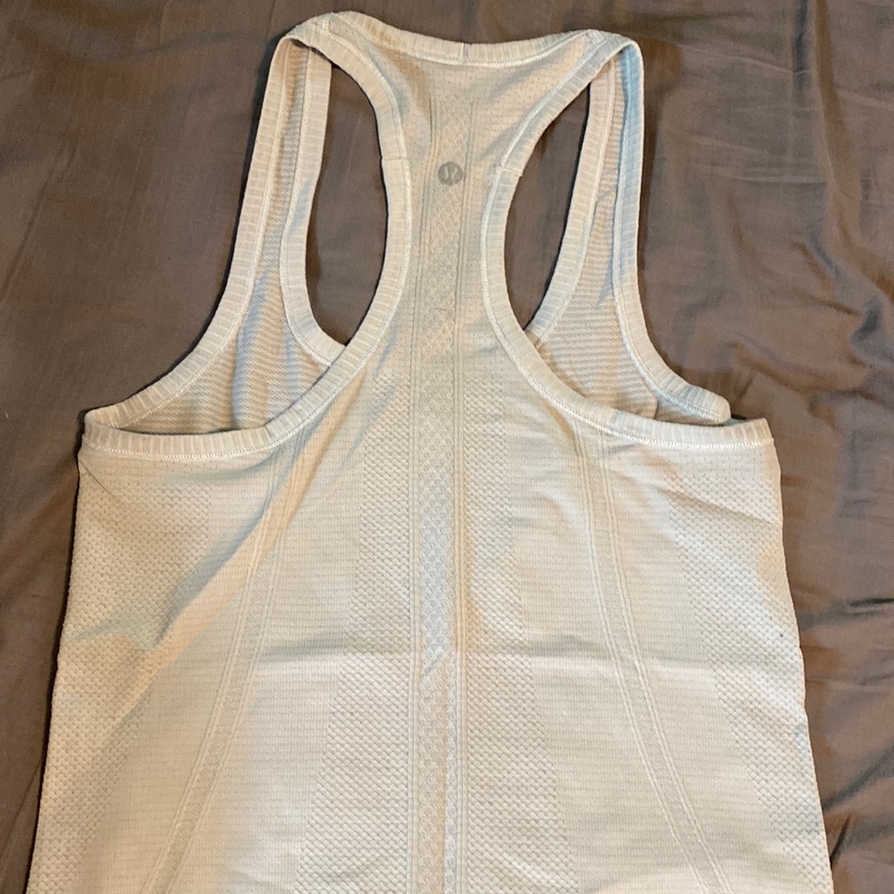 Swiftly tech tank. Size 4 light mint color.